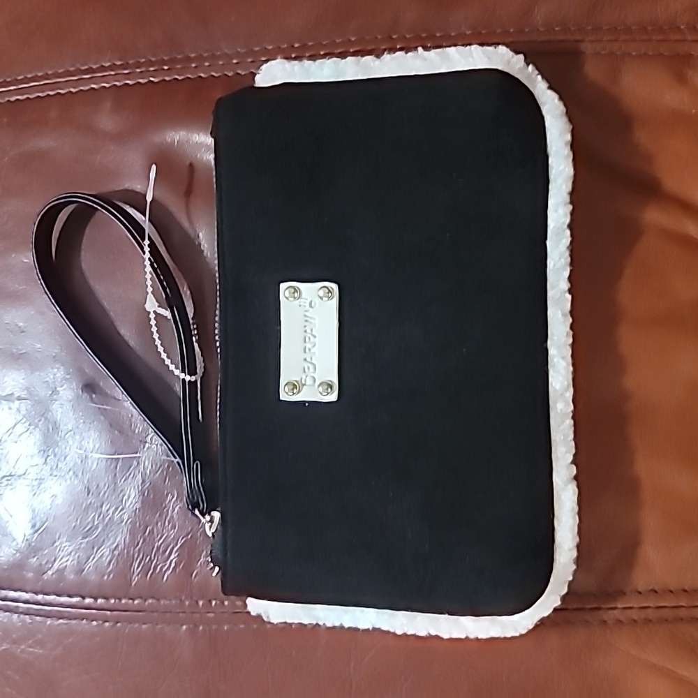 BearPaw Wristlet